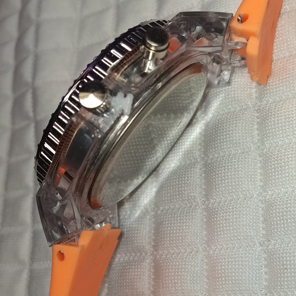 Watch - Picture 6 of 7